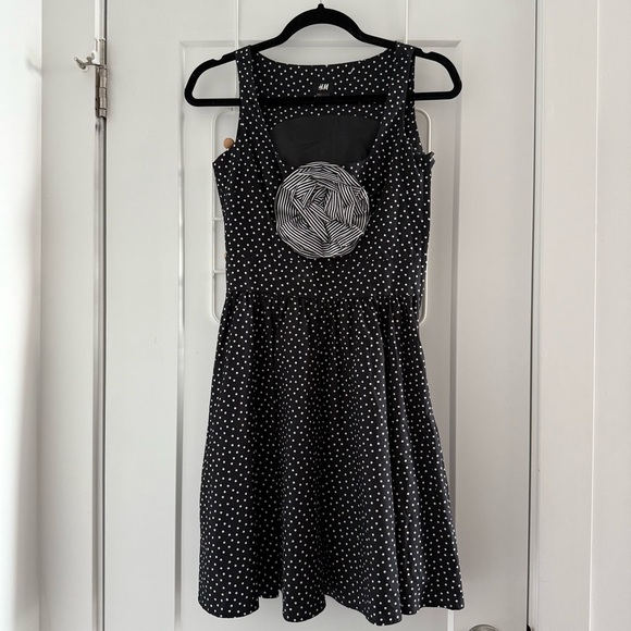 Black & white polka dot fit and flare dress with flower detail - size 4 (Small) - Picture 2 of 7